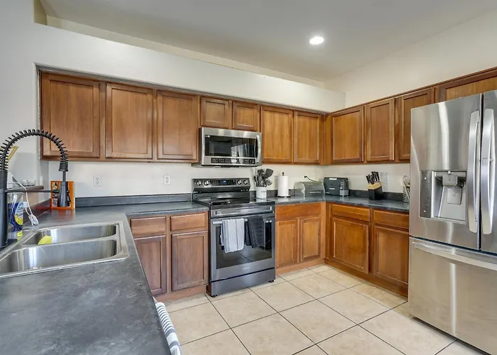 Modern Family Oasis | Pool | Game * Maricopa